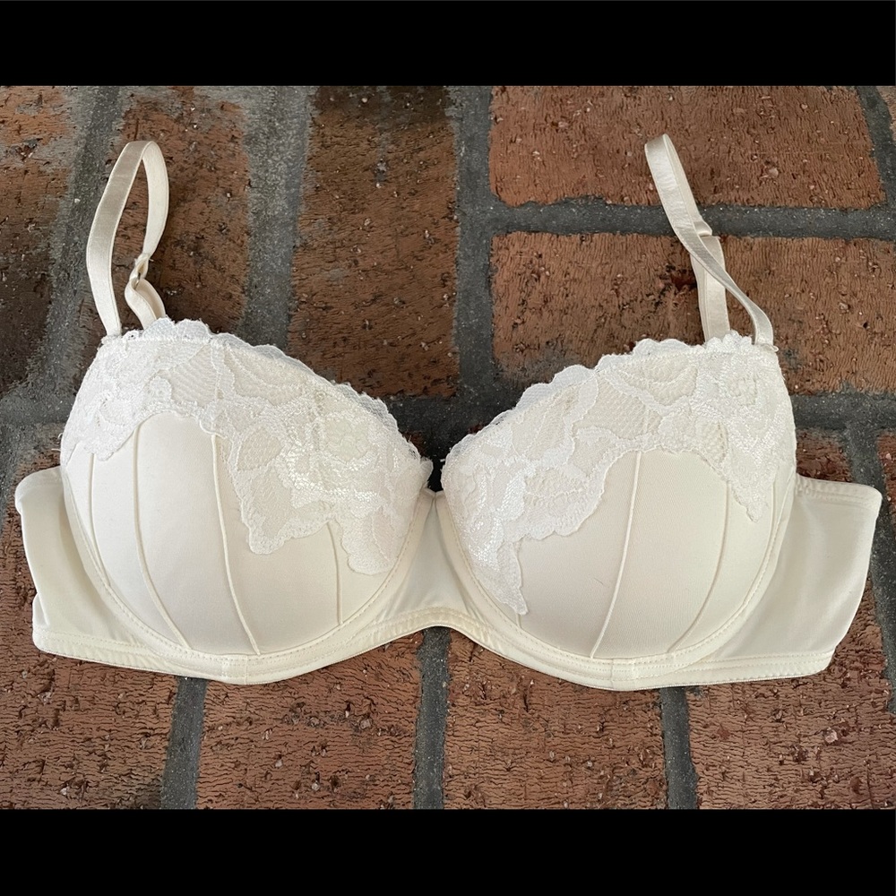 Lace, sexy, push-up bra with underwire